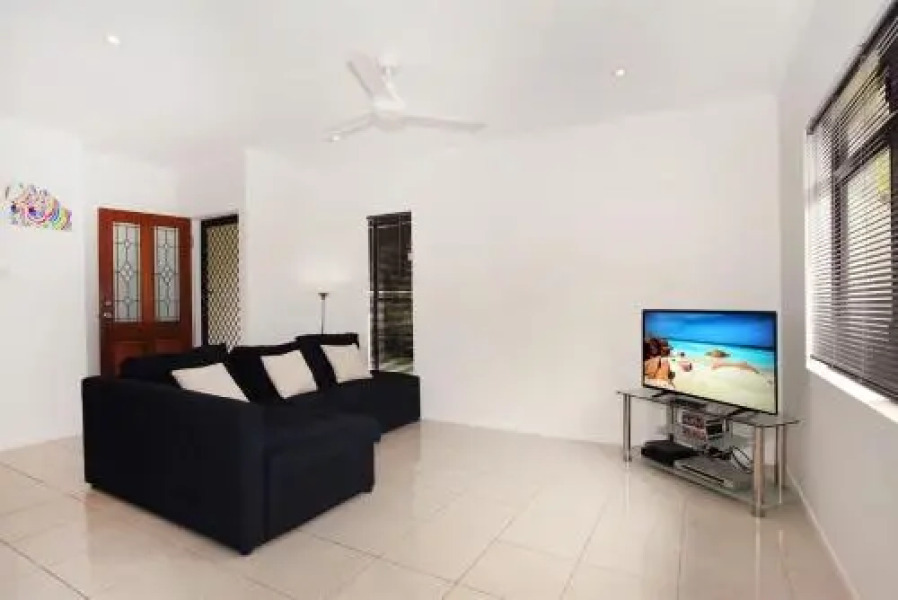 6 Petrie Ave, Marcoola, Pet Friendly, Linen supplied