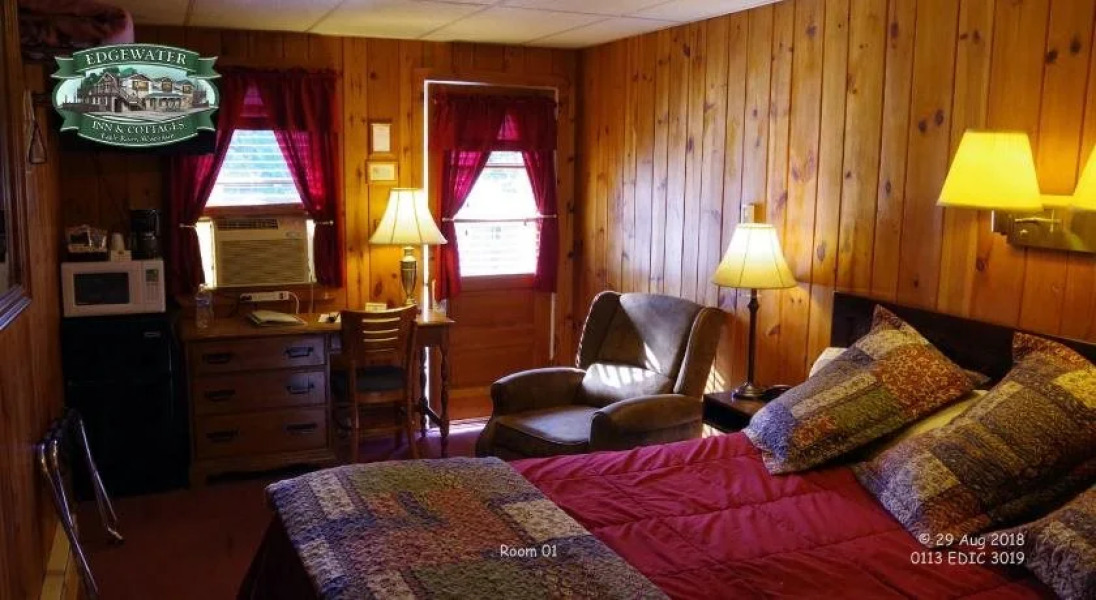 Edgewater Inn & Cottages