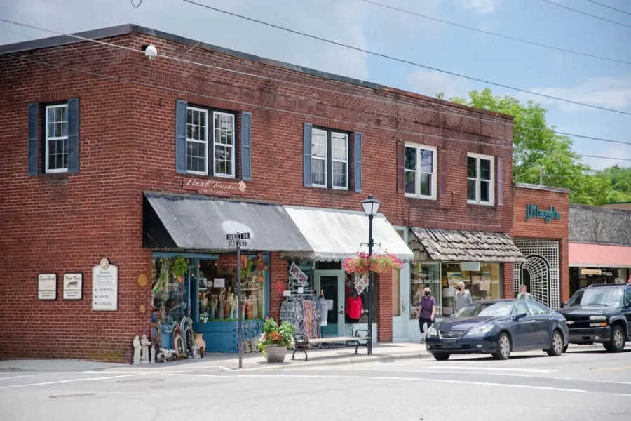 Evergreen at Main & Pine