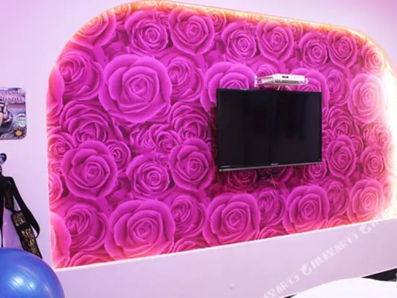 Yishi Yijia Business Hotel (Qiqihar Second Light Building Materials Home Hada Market Store)