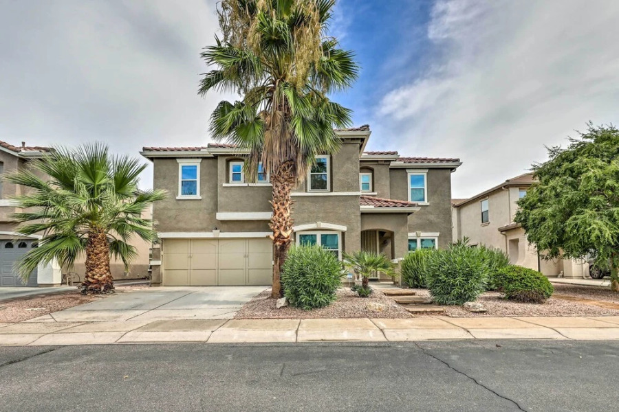 Spacious Gilbert Escape w/ Pool & Hot Tub!