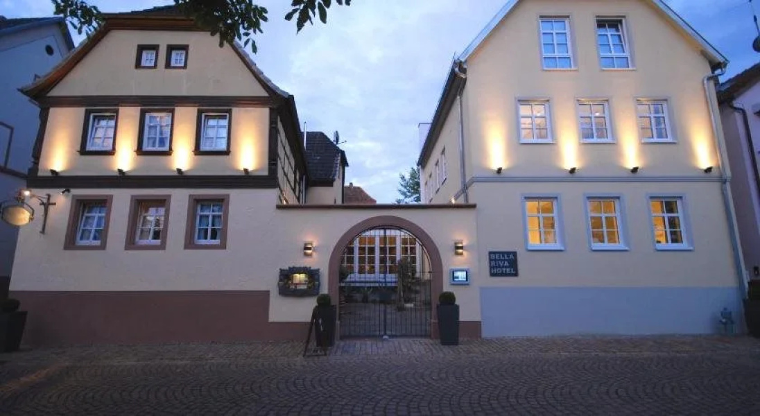 Bella Riva Hotel