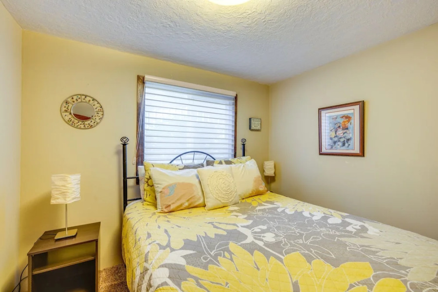 Pet-friendly Ocean Park Rental w/ Outdoor Fire Pit