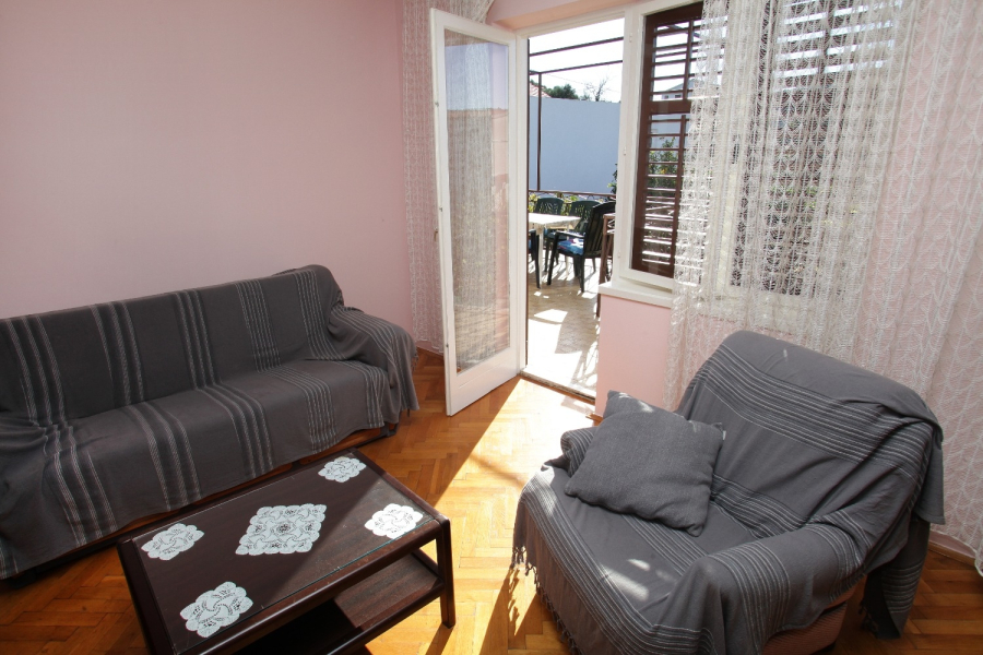 Apartment Marin - comfortable apartment near sea: A1 Vinisce, Riviera Trogir
