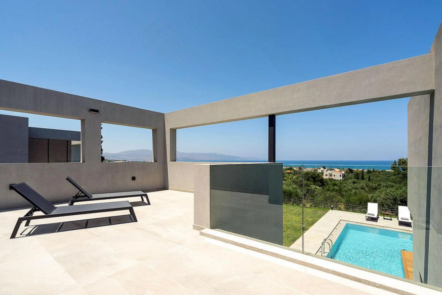 Sea View 4 Bedroom Villa With a Heated Pool