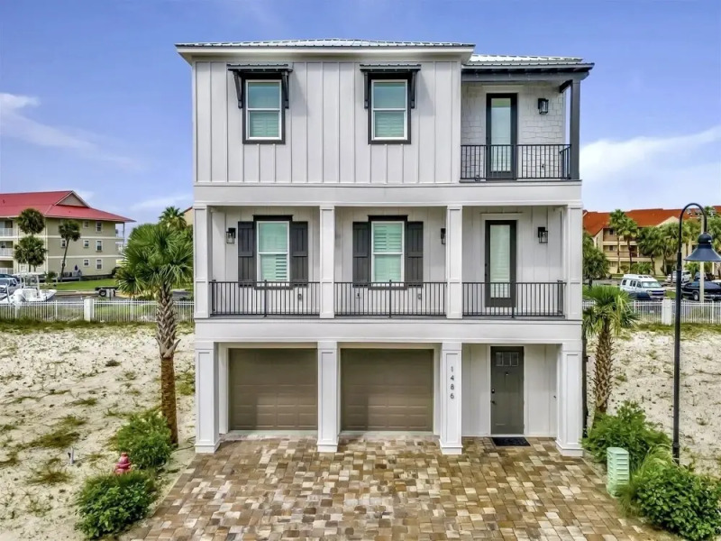 Casamigos 6 Bedroom Home by RedAwning