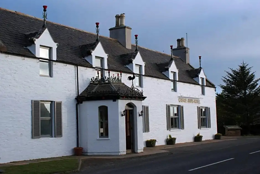 Castle Arms Hotel