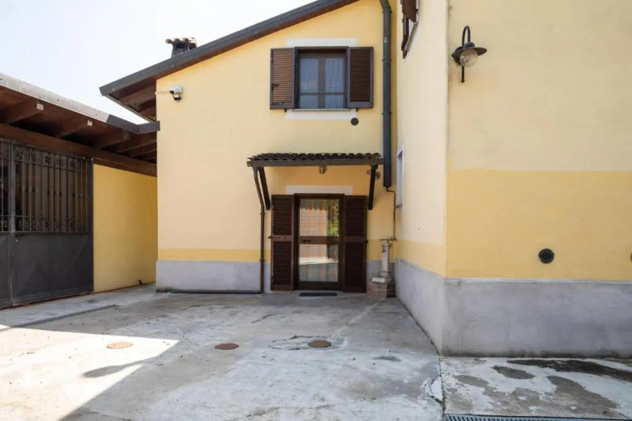 Villa Ciraldo in Monferrato with garden