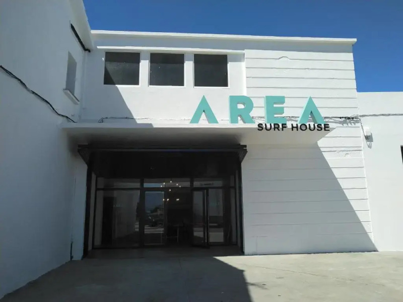 Area Surf House