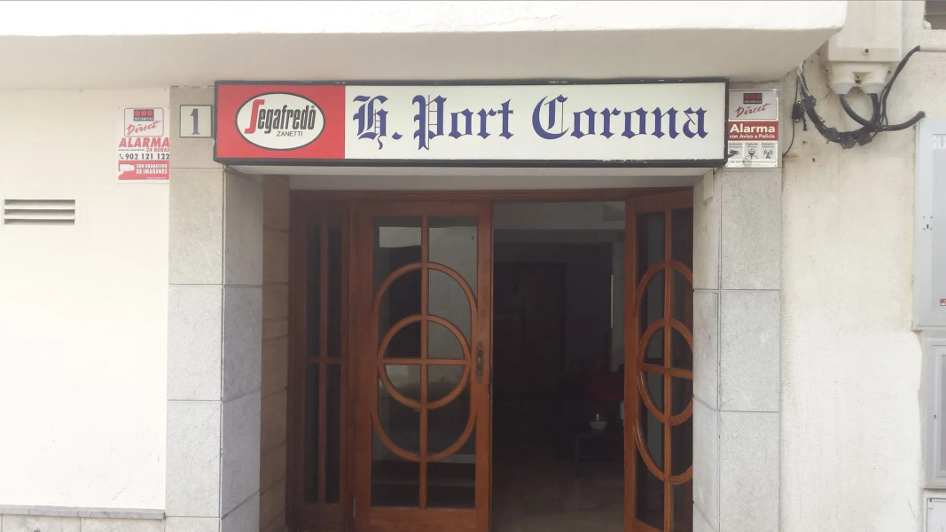Hostal Port Corona