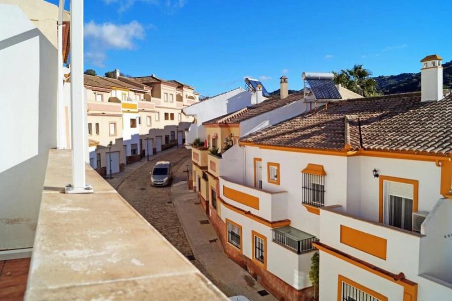 House With 3 Bedrooms in Benaoján, With Pool Access and Furnished Terr