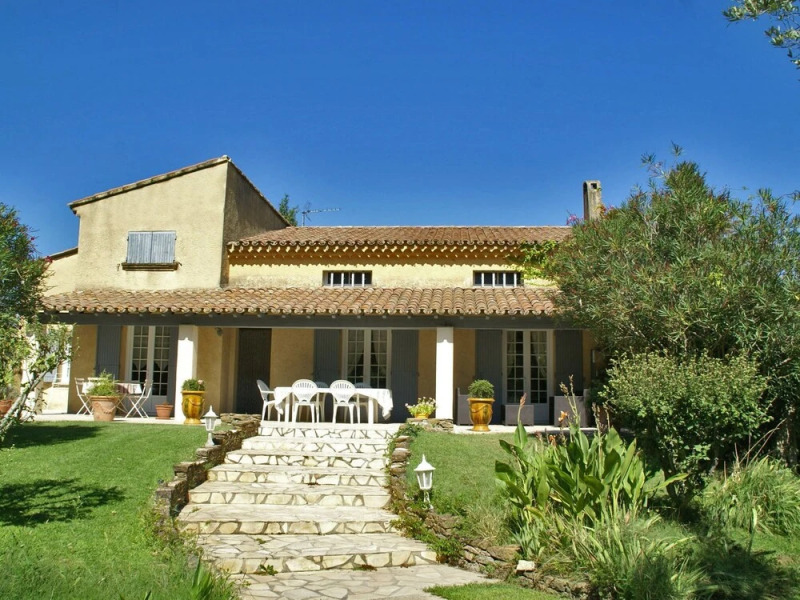 Comfy Holiday Home in Provence With Swimming Pool