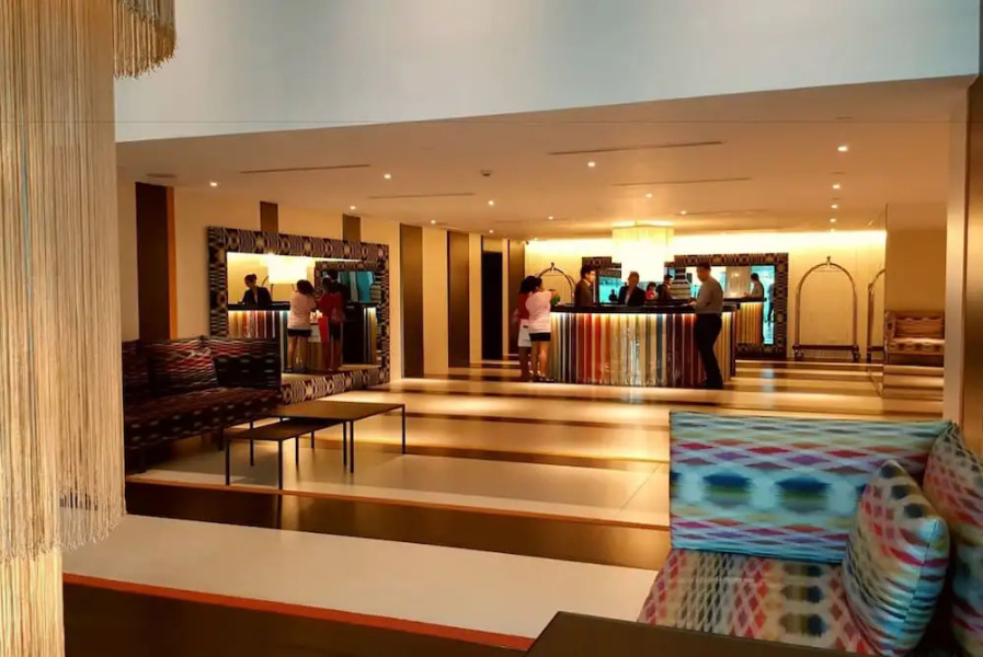 Lower Penthouse Unit in Acqua Residences