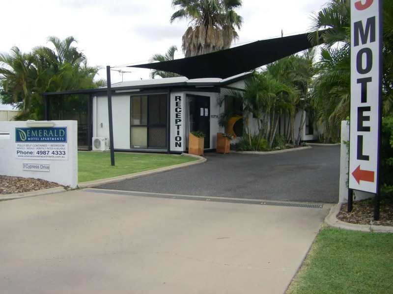Emerald Motel Apartments