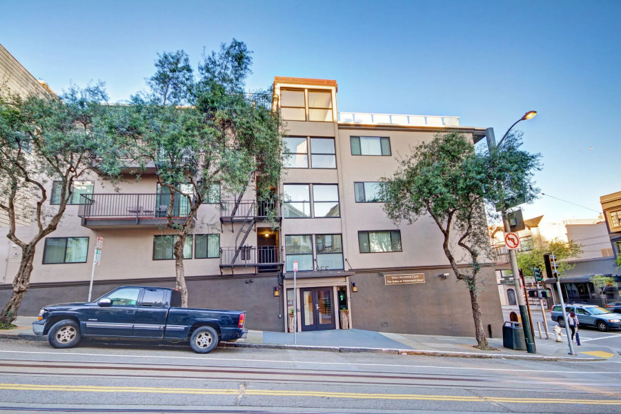 Suites At Fishermans Wharf