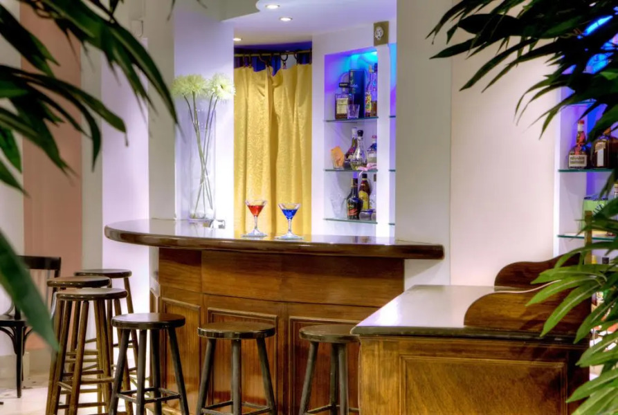 Aneroussa Beach Hotel