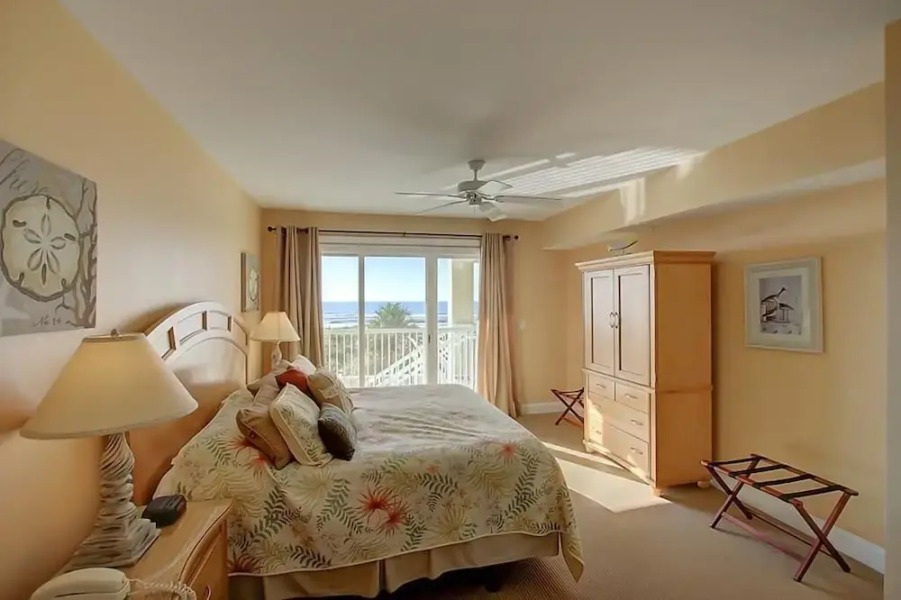 1010 Ocean Palms 103