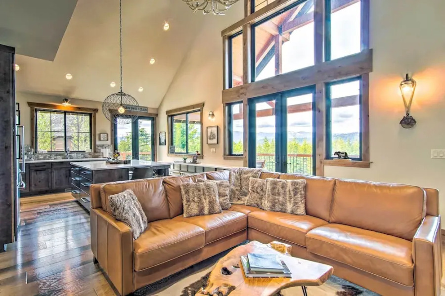 Soak, Night Ski & Explore! Cle Elum Mtn-view Cabin