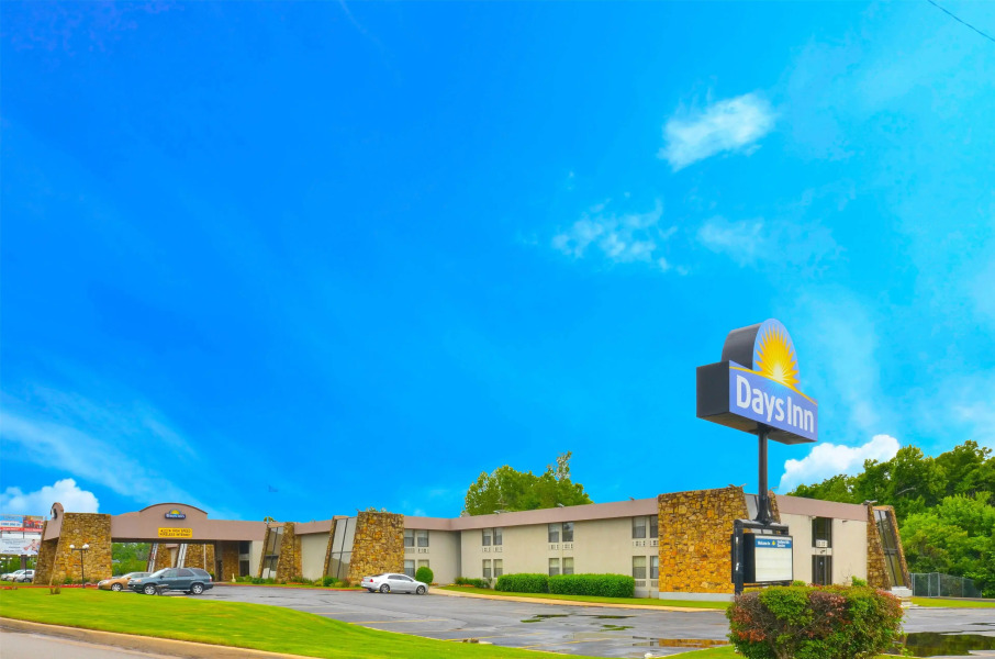 Days Inn by Wyndham Southern Hills/ORU