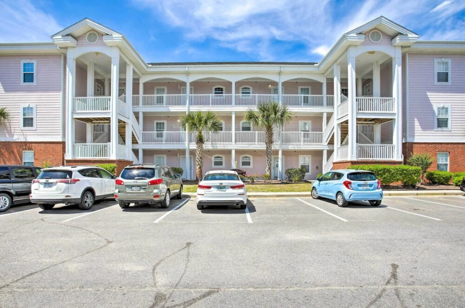 Little River Condo w/ Pool < 6 Mi to Beach!