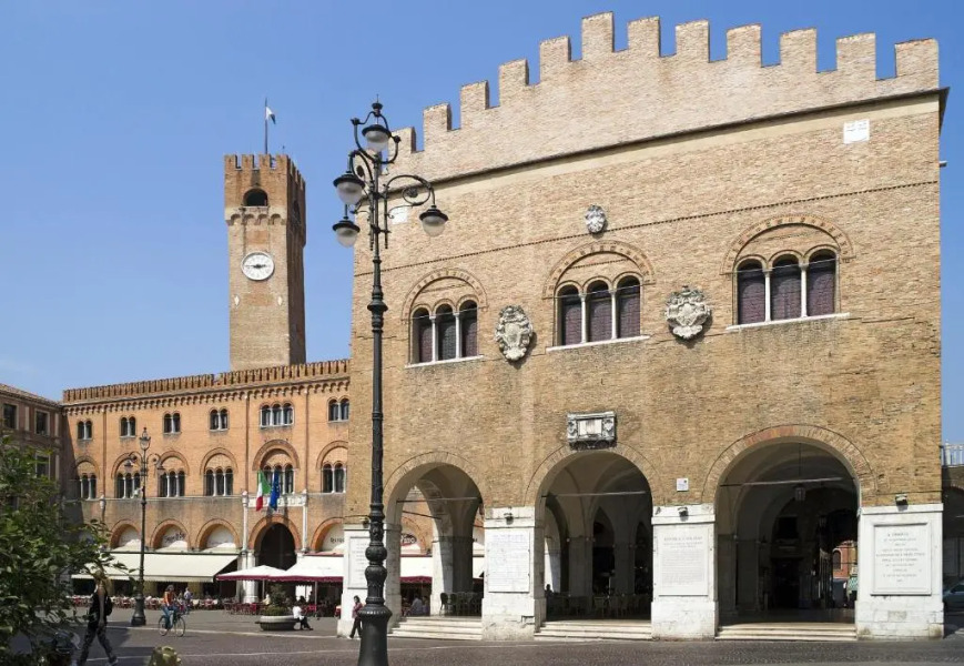 Holiday Treviso Suite LOMBARDI