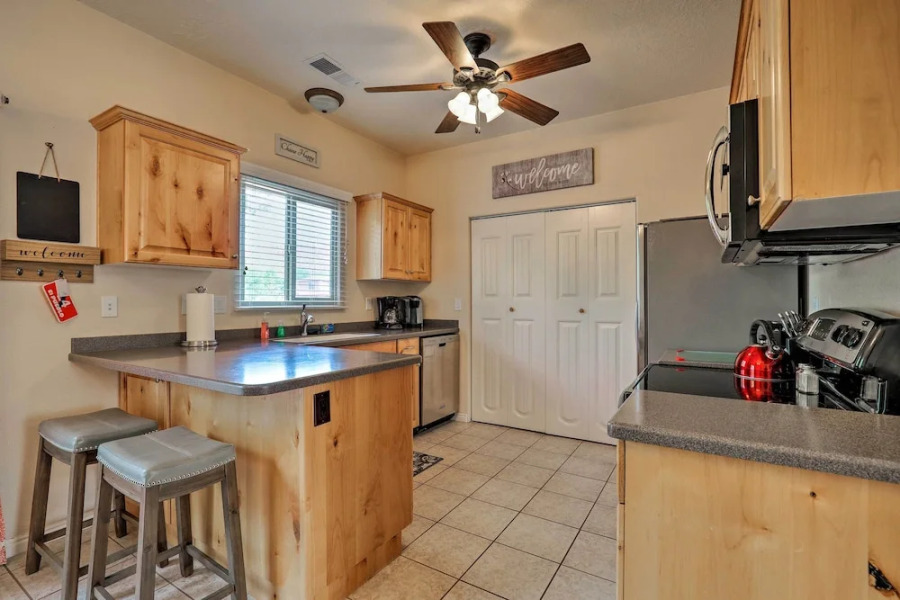Kanab Condo w/ Pool & Patio, 30 Mi to Zion NP