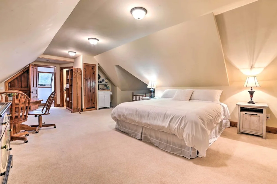 Historic Gaylord Home in Heart of Downtown!