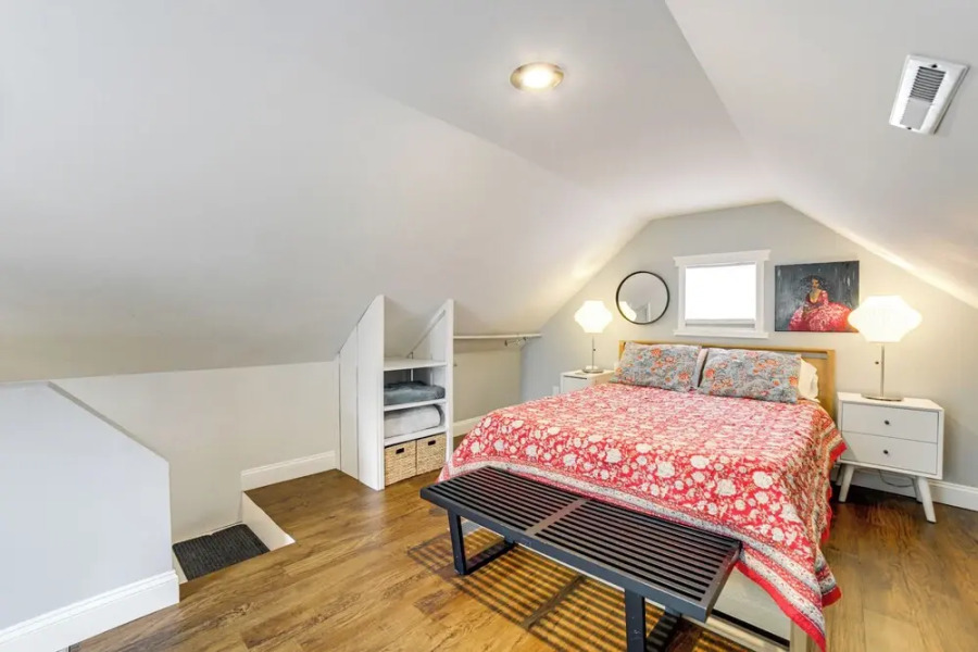 Grand Haven Getaway < 1 Mi to Lake Michigan!