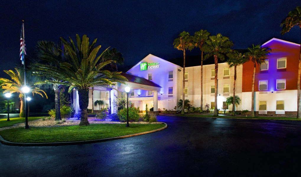 Holiday Inn Express & Suites Port Charlotte by IHG