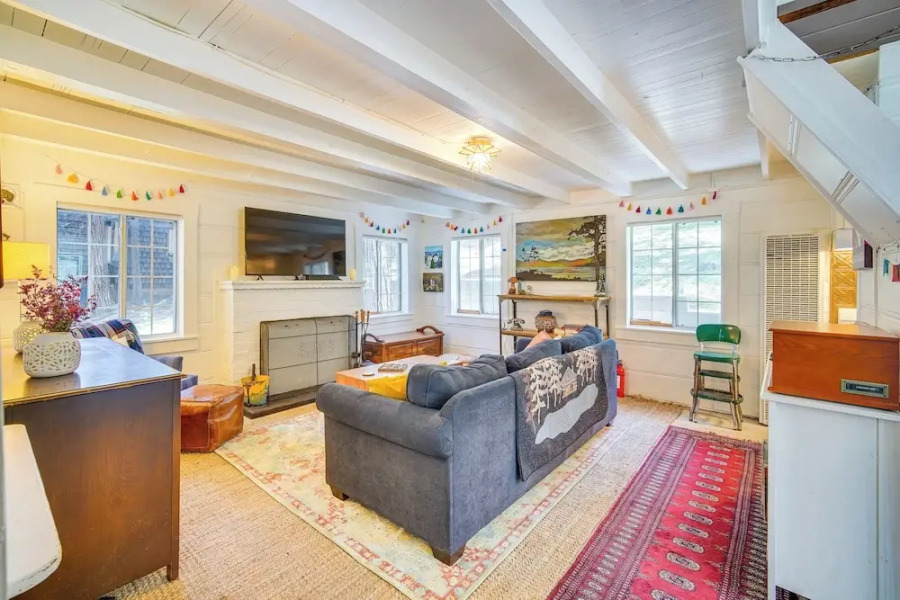 Crestline Vacation Rental, Close to Hiking Trails!