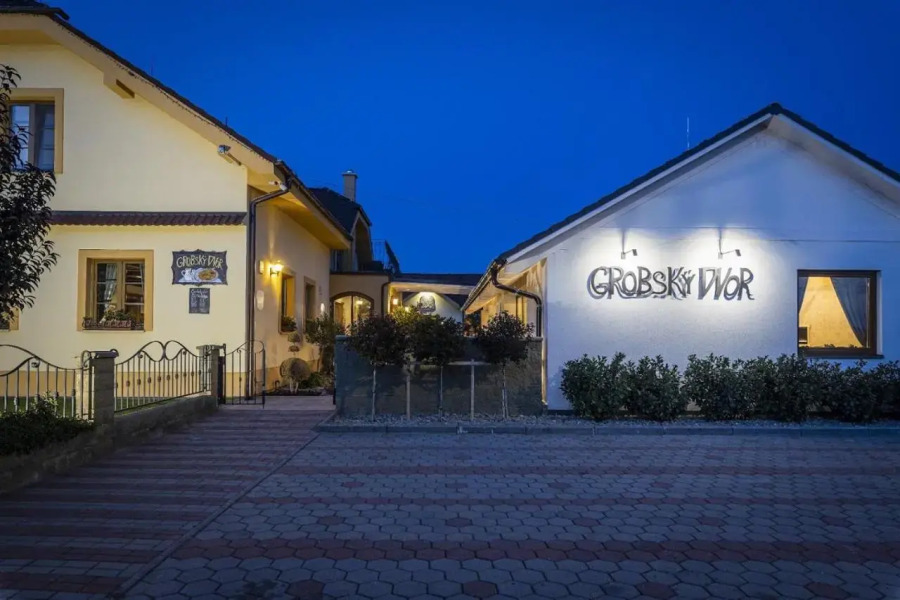 Penzión Grobský Dvor