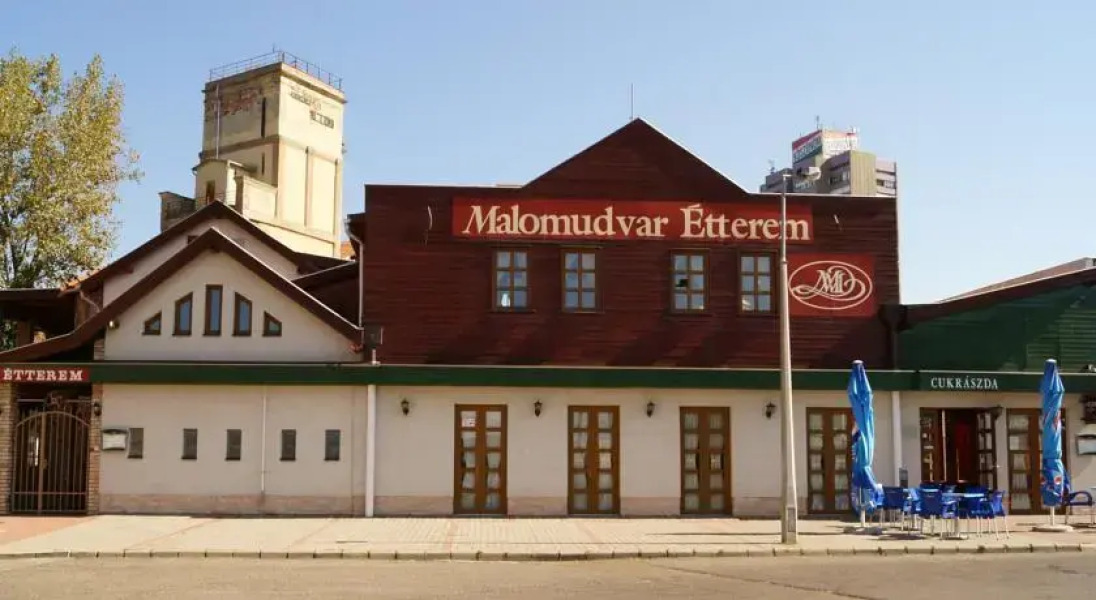 Malomudvar Étterem Cukrászda Panzió és Rendezvényház