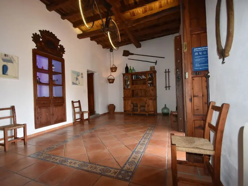 Mansion in San Rafael With Pool & Beach