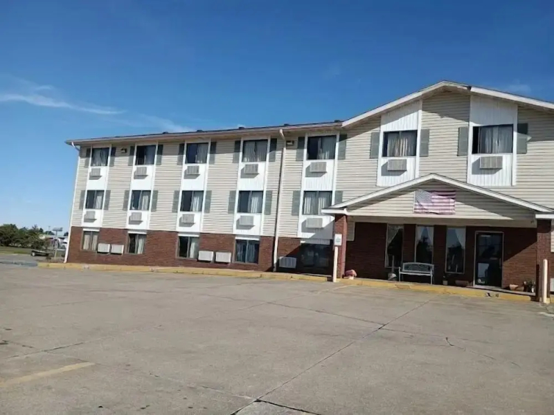 Capital O Amerihost Inn and Suites Kingdom City Hwy 54 MO