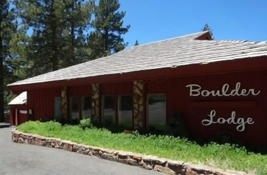 Boulder Lodge