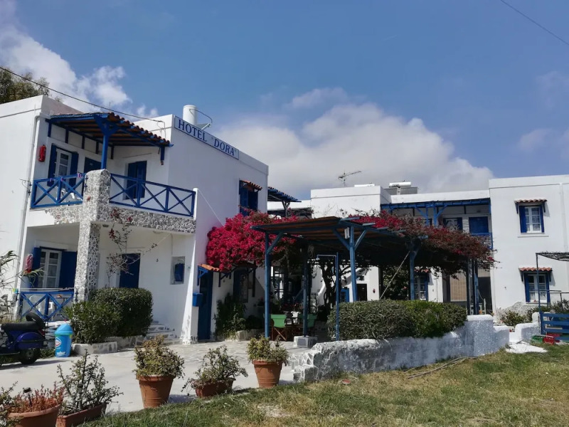 Dora's Studios and Apartments
