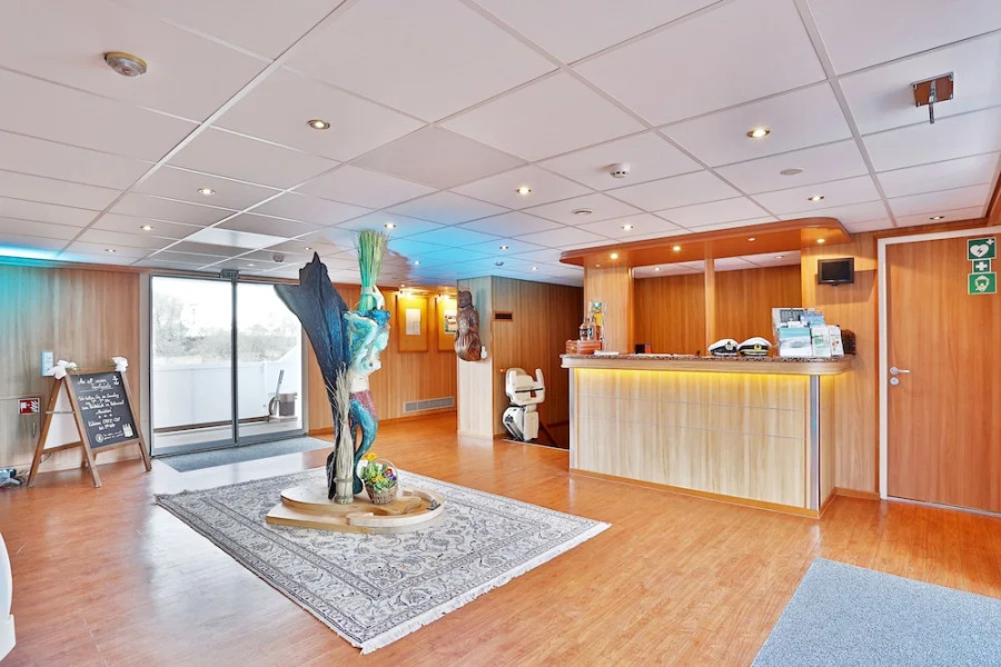 Hotelkabinenschiff Junker Jörg