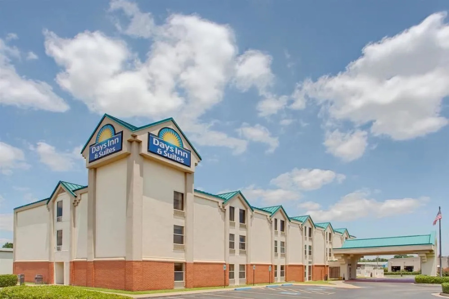 Days Inn & Suites Ridgeland