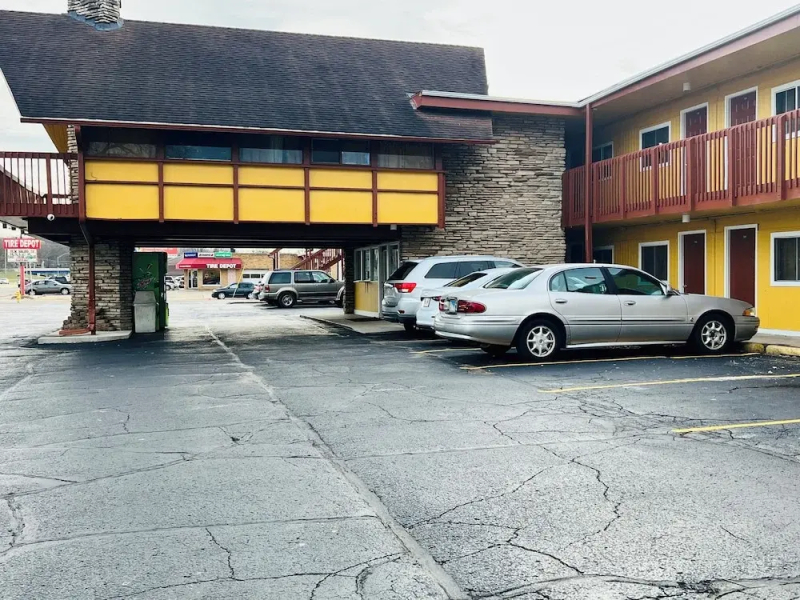 Clayton House Motel