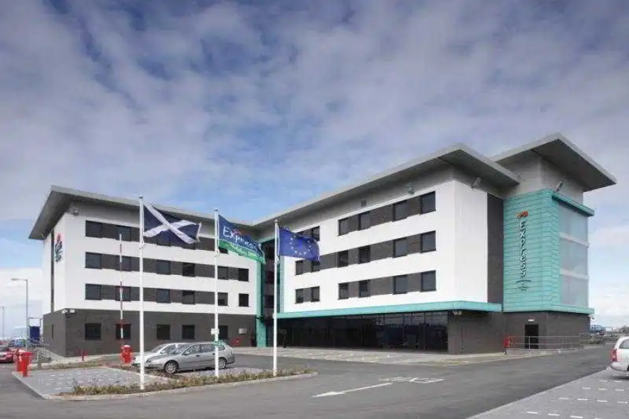 Premier Inn Ayr A77 / Racecourse Hotel