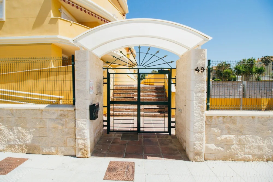 Espectacular residencial en 2ª linea Piscina/Tenis