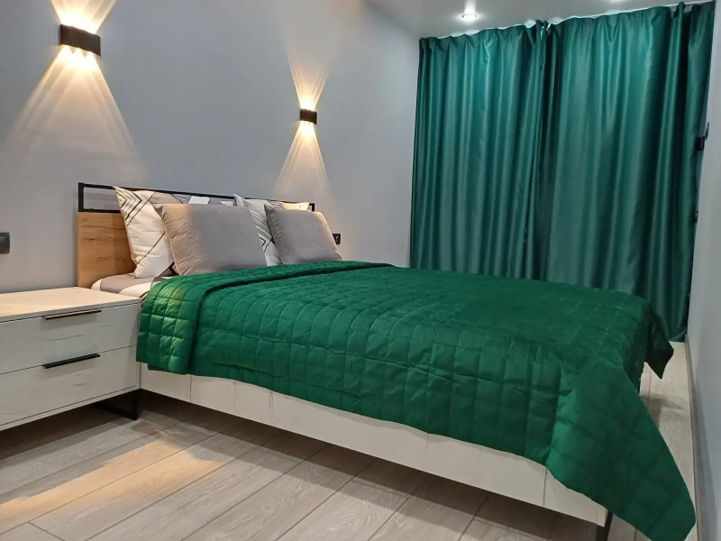 TroeSutokApart Комсомольская 50