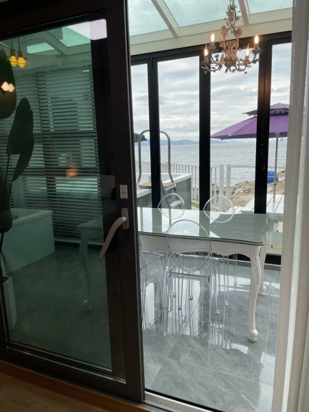 Lim Sea Side Poolvilla Pension