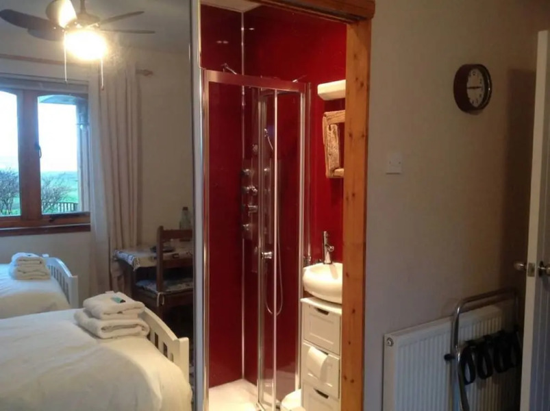 Oakwood Bed  Breakfast