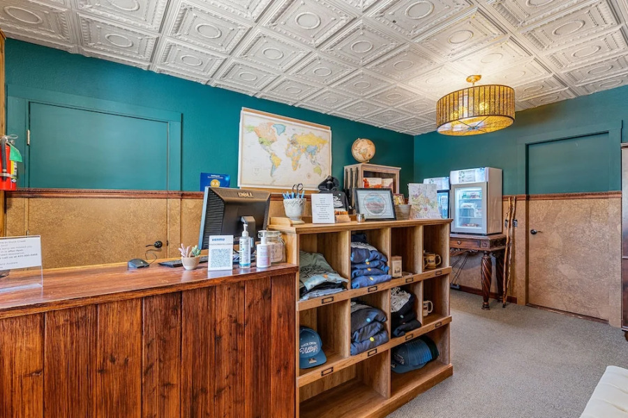 Duck Creek Village Inn