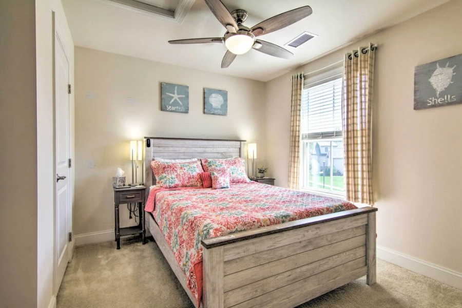 Resort Amenities & Screened Porch: Ocean View Home
