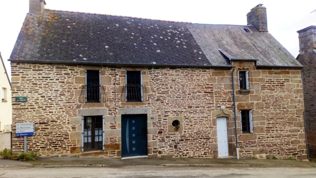 House With 4 Bedrooms in Sougéal, With Furnished Garden