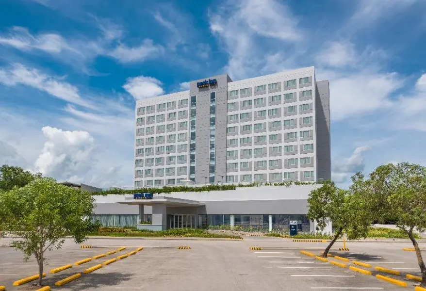 Parkinn by Radisson Iloilo
