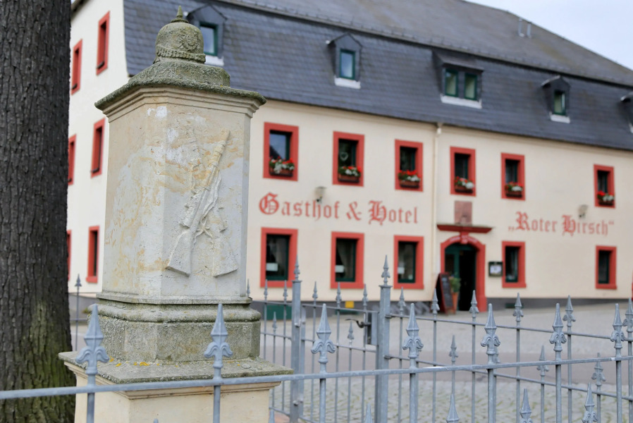 Pension Gasthof und Hotel Roter Hirsch