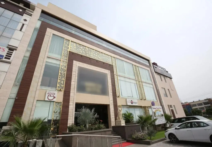 Arista Hotel by OYO Rooms